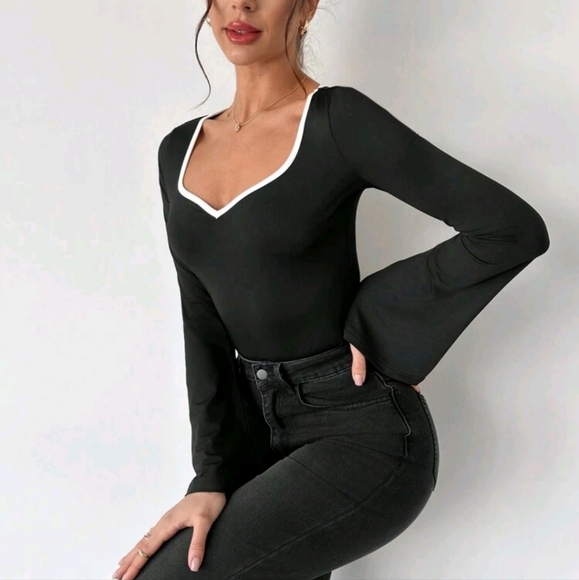 Women's Elegant Commuter Black Crash White Chicken Heart Neck Flare Bodysuit - Picture 4 of 5